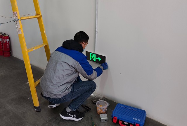 疏散指示灯20251223.jpg